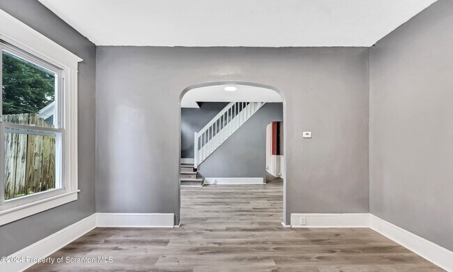 Foto del edificio - 40-42 Copeland Ave