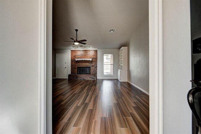 Building Photo - 1011 W Gemini Rd