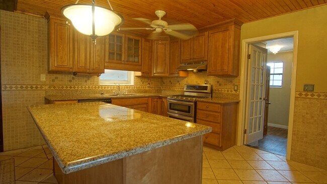 Foto del edificio - 4/2 Home on nearly 2 Acres!