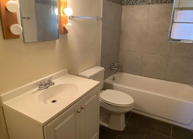 Foto del edificio - 3 Bed 2 Bath