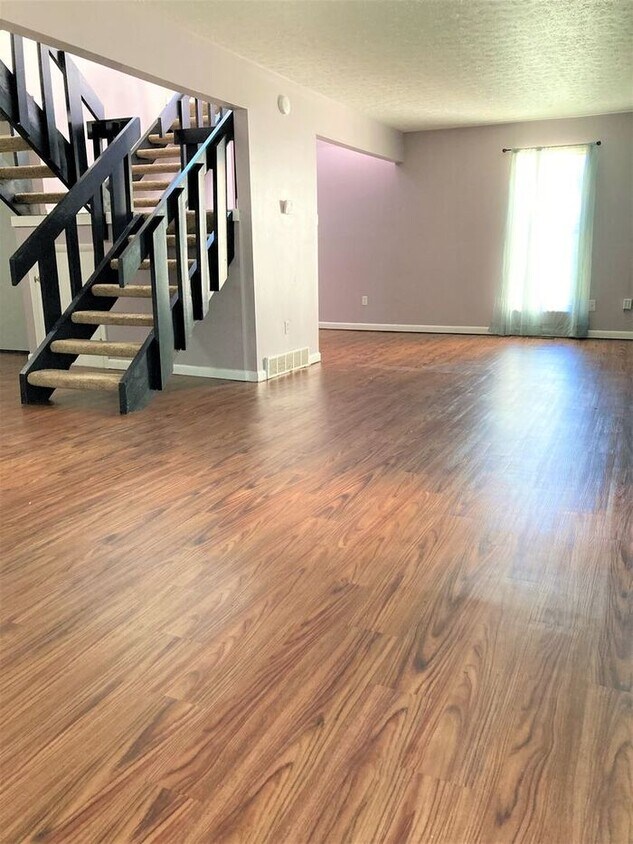 Primary Photo - 377 Pleasant Meadows - 2 Bedroom 1.5 Bathr...