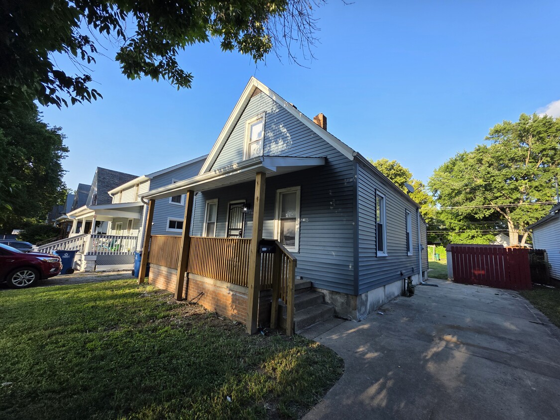 Primary Photo - Beautiful 3 bedroom home for RENT