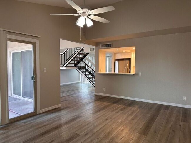 Foto del edificio - 7930 E Arlington Rd