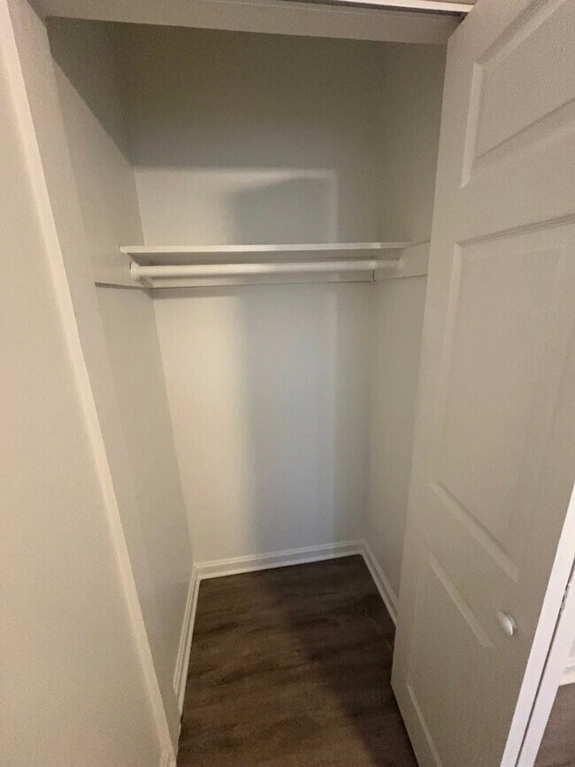 Foto del edificio - 2312 Wintergreen Ave