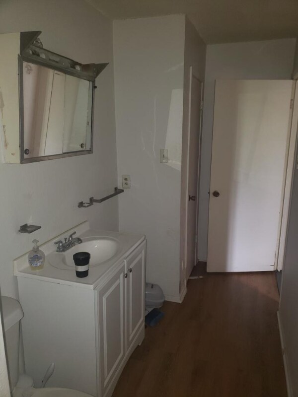 Foto del edificio - 1008 W 2nd St