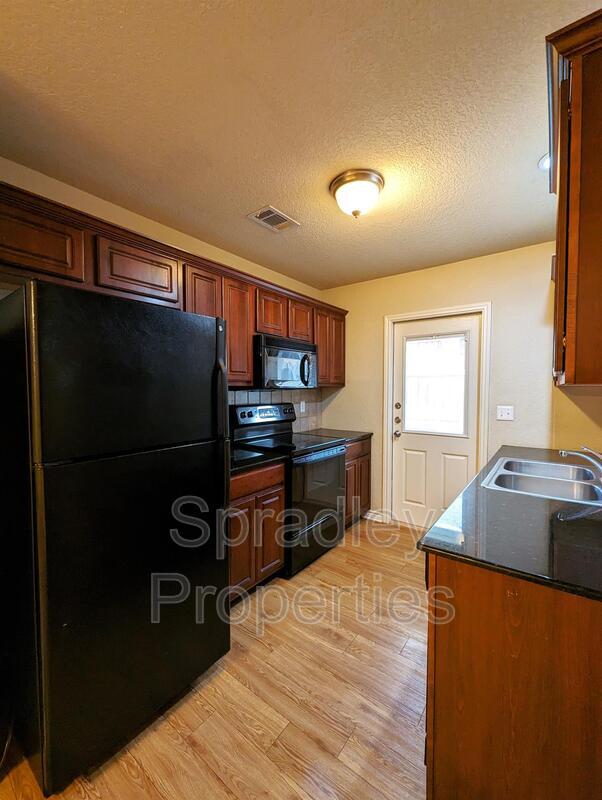 Building Photo - 208B Andy Ln