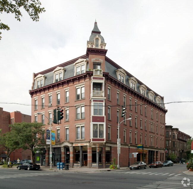 Foto del edificio - 385-391 Main St