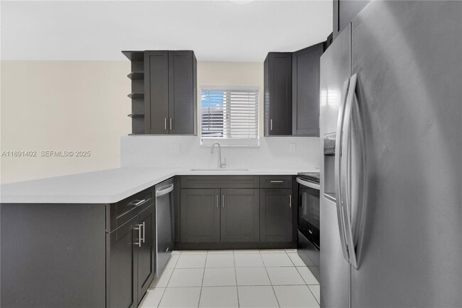 Foto del edificio - 16215 SW 137th Ct