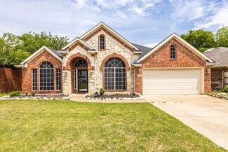 Building Photo - 608 Laura Ln