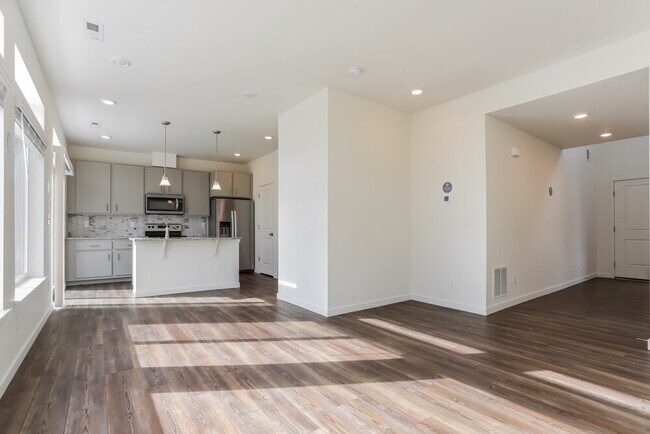 Foto del edificio - 18560 E 47th Ave