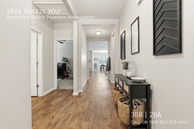 Building Photo - 4864 Breeze Way