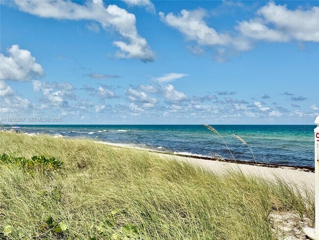 Foto del edificio - 9201 Collins Ave