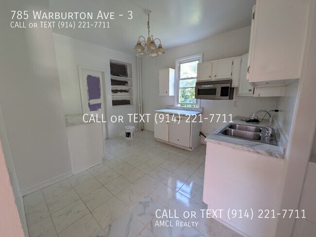 Foto del edificio - 785 Warburton Ave