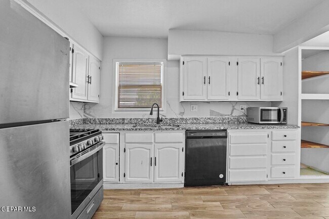 Foto del edificio - 5121 Beautonne Ave