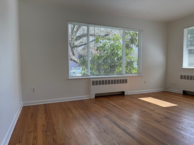 Photo - 1535-1537 California Ave SW (OTP) Apartment