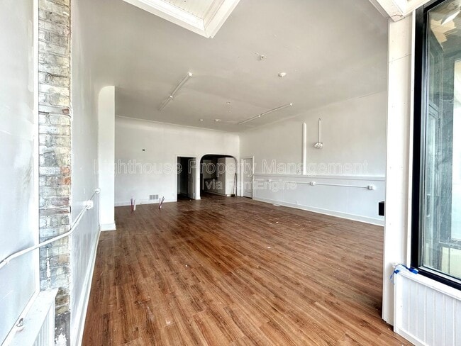 Building Photo - 1147 3rd St