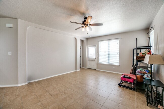 Foto del edificio - 3-BEDROOM SINGLE STORY HOME IN WILDHORSE A...
