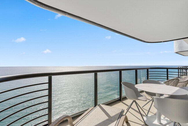 Building Photo - 250 S Ocean Blvd