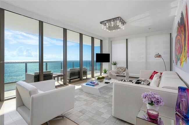 Foto del edificio - 5875 Collins Ave