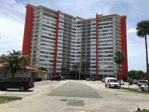 Building Photo - 1351 NE Miami Gardens Dr