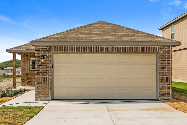 Building Photo - 211 TX-211