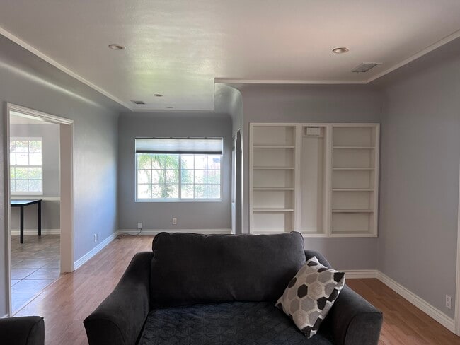 Área de estar - 1930 W Redondo Beach Blvd