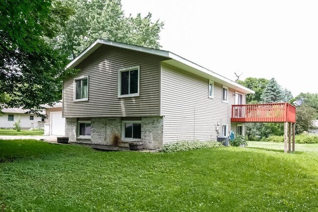 Foto del edificio - 4804 W Hidden Valley Dr