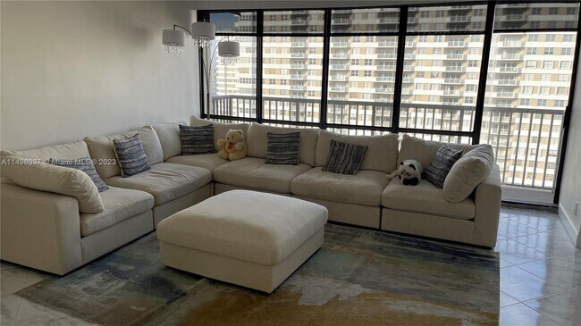 Building Photo - 2049 S Ocean Dr