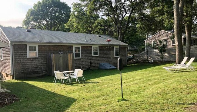 Building Photo - 3 bedroom in Barnstable MA 02601