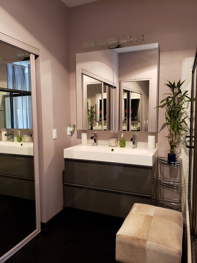 BATH - 401 Cork Harbour Cir