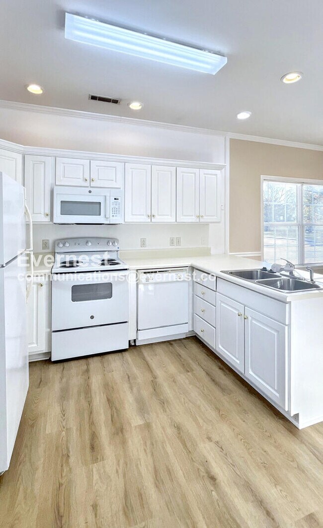 Foto del edificio - 101 W Bush St