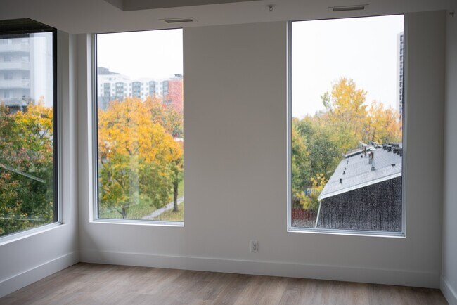 Building Photo - 841 Grenon Ave