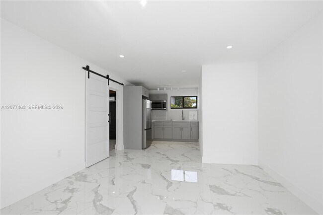 Foto del edificio - 6755 SW 27th St
