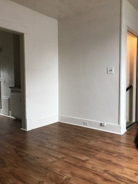 Foto del edificio - 530 E Adams St