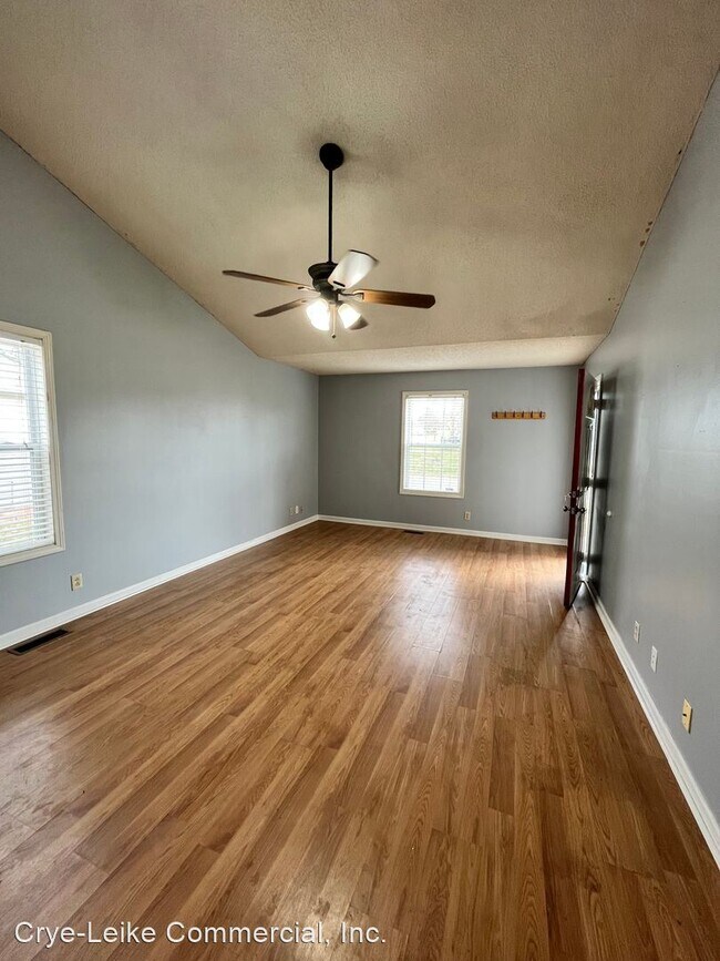 3 br, 2 bath House 363 Cranklen Circle House Rental in Clarksville