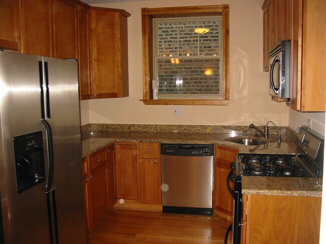 Foto del edificio - 2150 W Arthur Ave