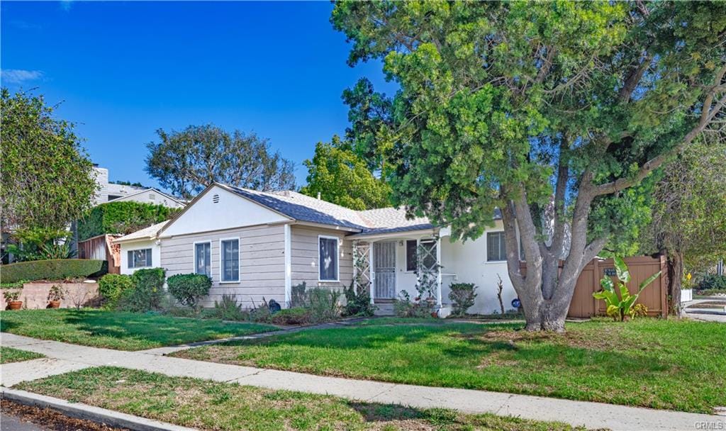 Foto principal - 3388 Rosewood Ave