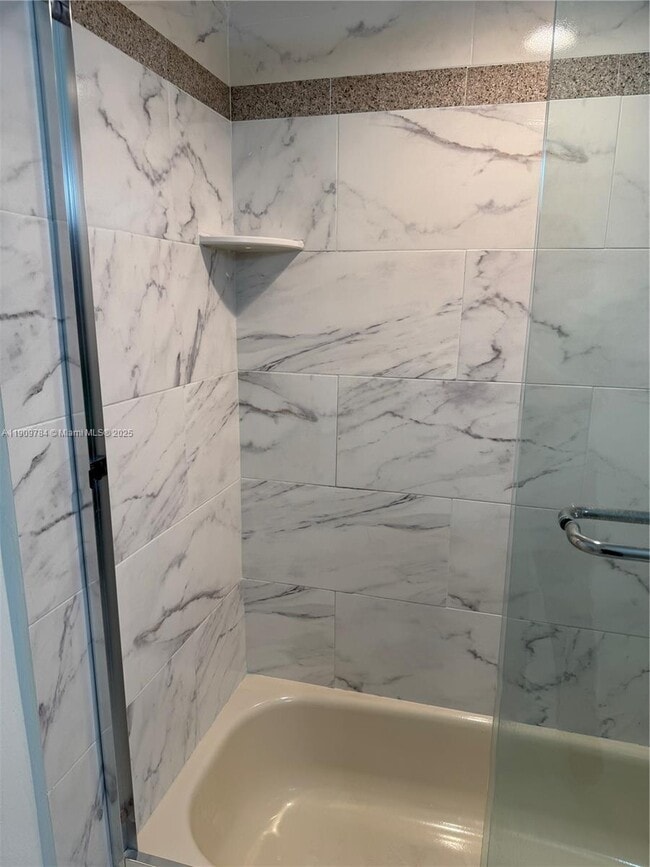 Building Photo - 6025 SW 133rd Ct