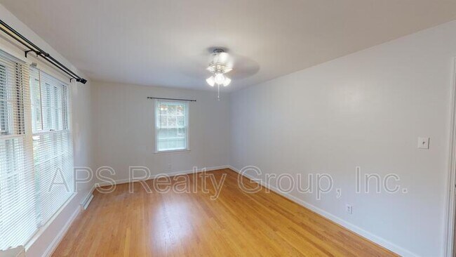 Building Photo - 2173 New Castle Dr