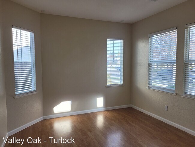 Building Photo - 3 br, 2.5 bath House - 4075 Laurel Walk Lane