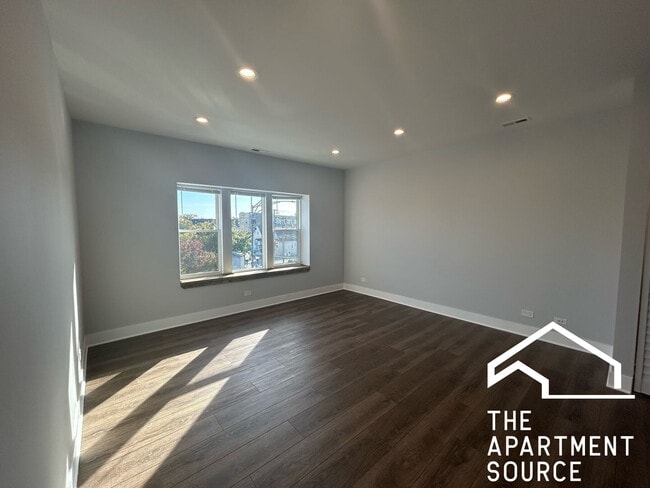 Foto del edificio - 4411 N Kimball Ave