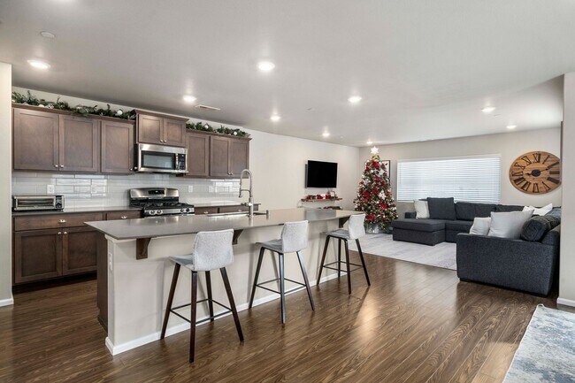 Foto del edificio - 3348 Hoffman Hill Blvd