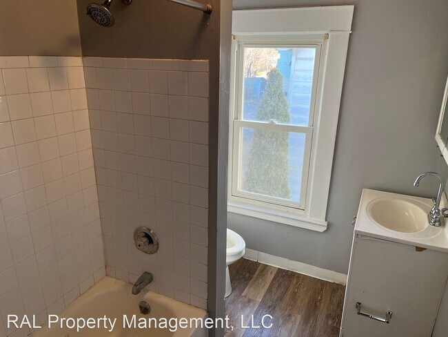 Foto del edificio - 3 br, 1 bath House - 698 e 124