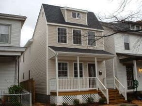 Building Photo - 2114 Parkwood Ave
