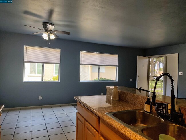 Building Photo - 2114 Peppertree Way