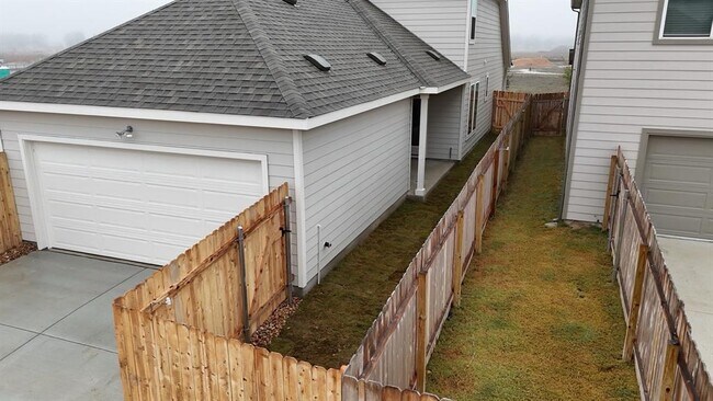 Building Photo - 140 Hartson Dr