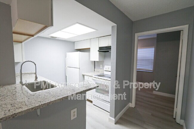 Foto del edificio - 1810 E 143rd Ave