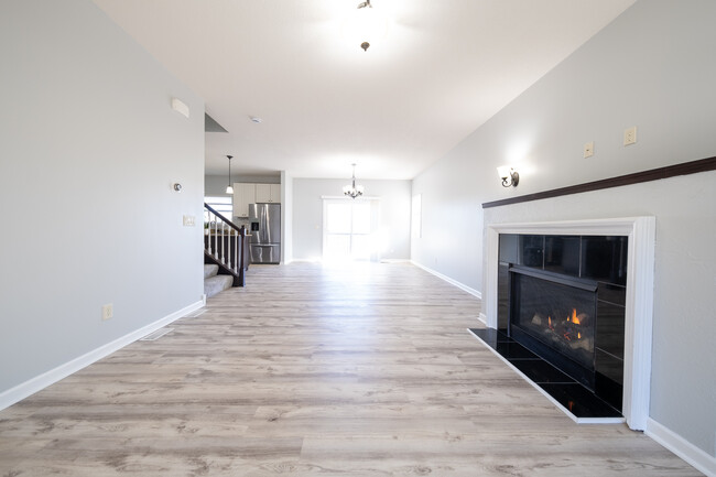Building Photo - 2638 Vierling Dr E