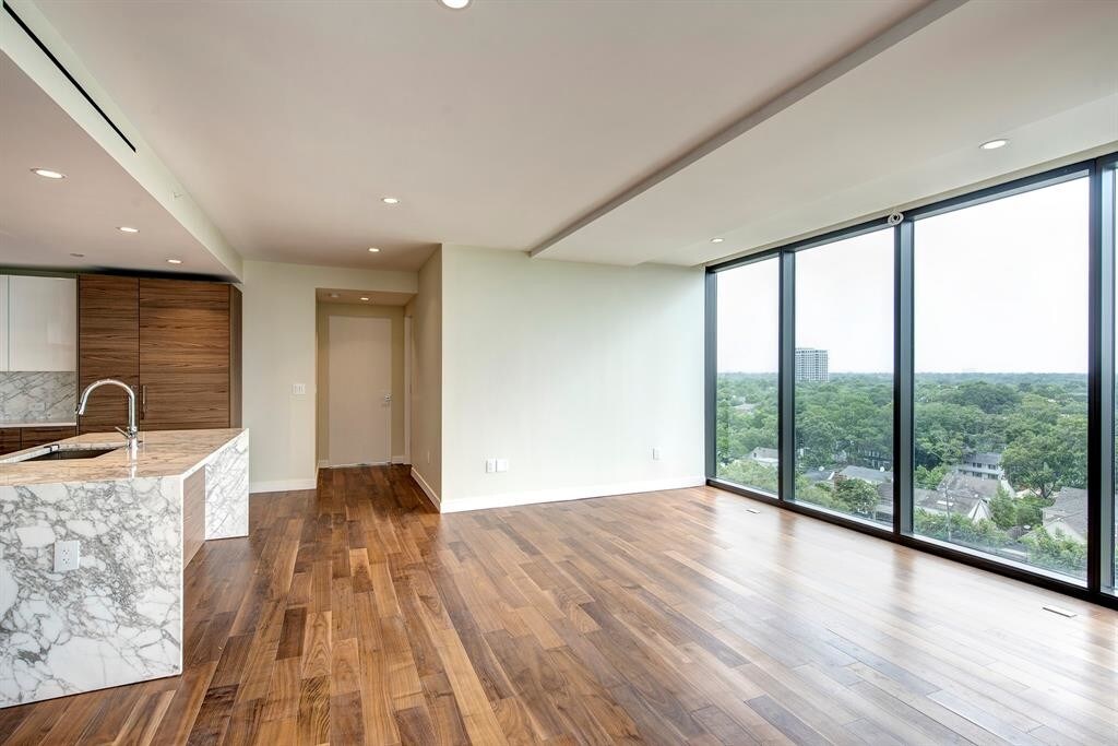 Foto principal - 3433 Westheimer Rd