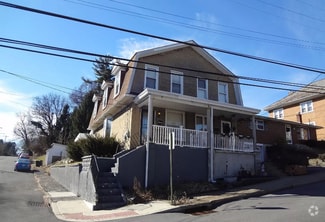 Building Photo - 900 Ridge St